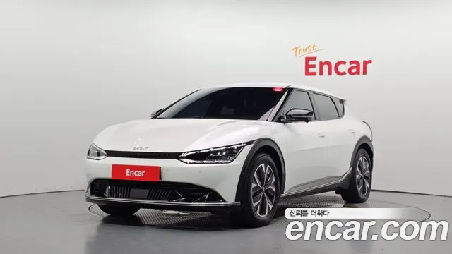 Kia EV6 Long Range — photo 1 of 38