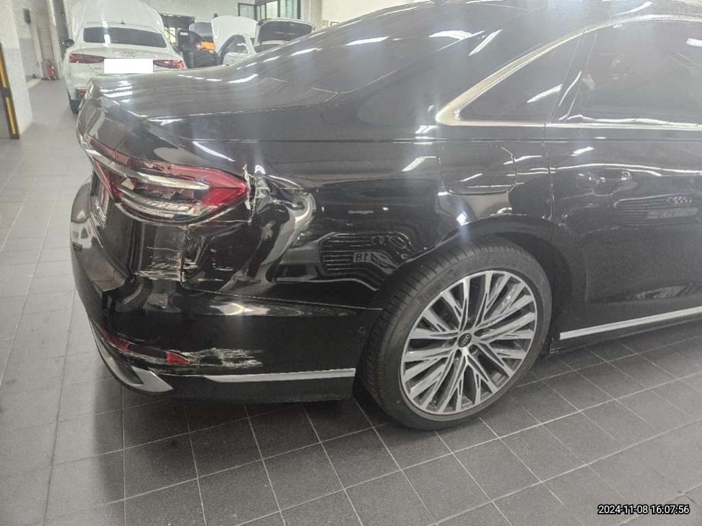 2023 Audi A8 L 55 TFSI quattro, photograph 3