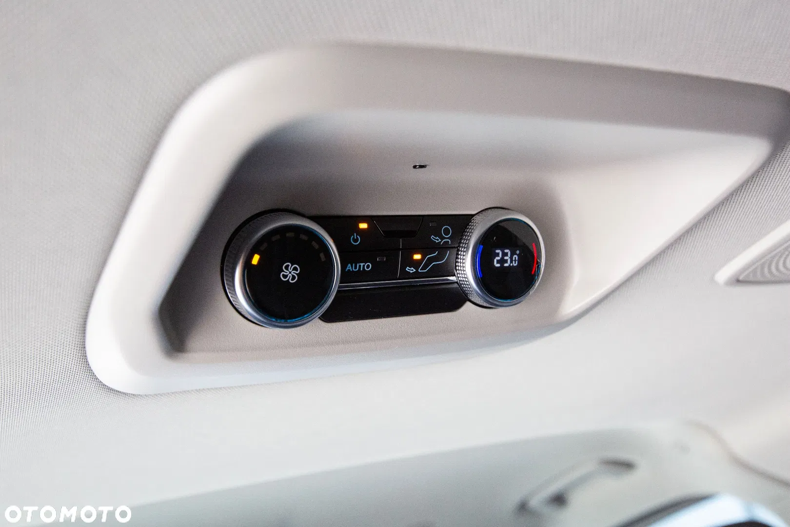 2025 Ford Tourneo Custom, photograph 12
