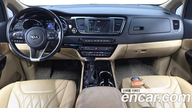 2019 Kia Canival 9-Seater Noblesse Special, photograph 4