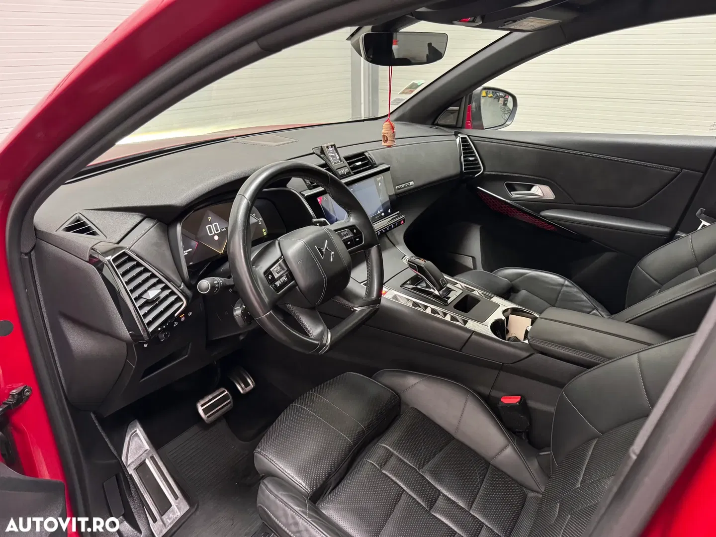 2018 DS Automobiles DS 7 Crossback, photograph 9