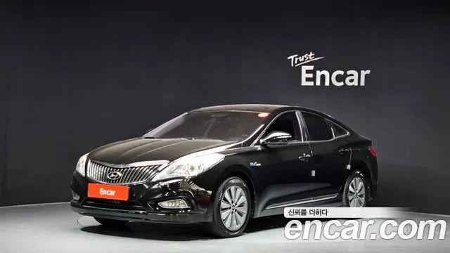 Hyundai Grandeur Premium — photo 1 of 20