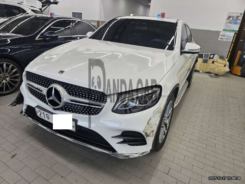 2017 Mercedes-Benz GLC220 d 4Matic Coupe, photograph 4