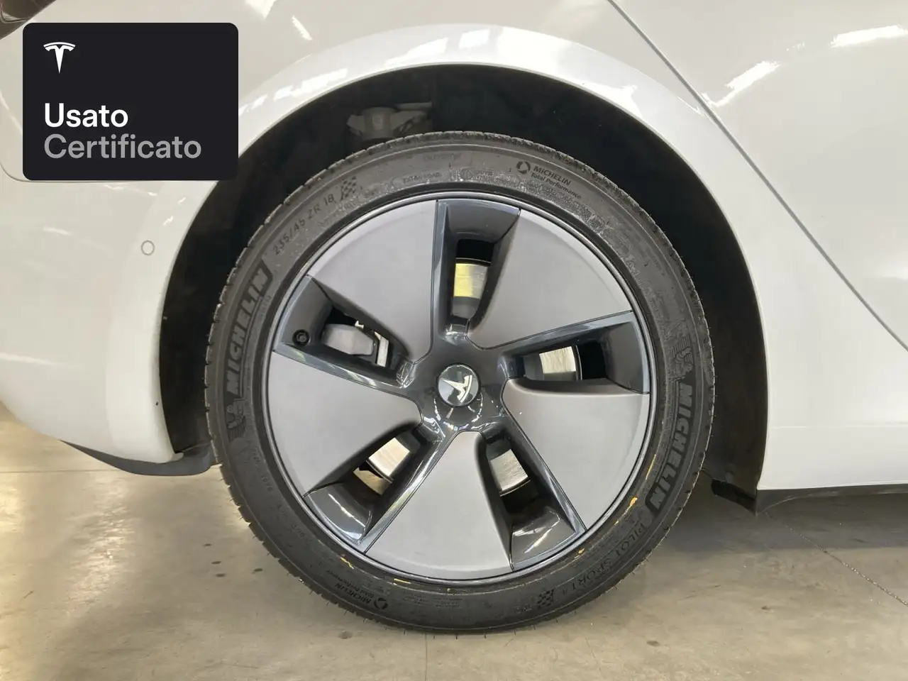 2021 Tesla Model 3 Long Range AWD, photograph 10