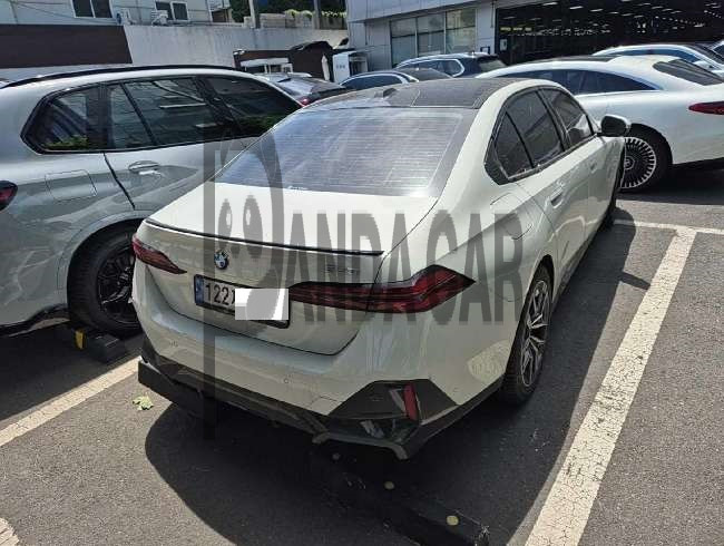 2025 BMW 520i, photograph 11
