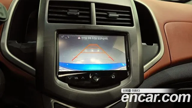 2013 ChevroletGMDaewoo Aveo LS, photograph 3