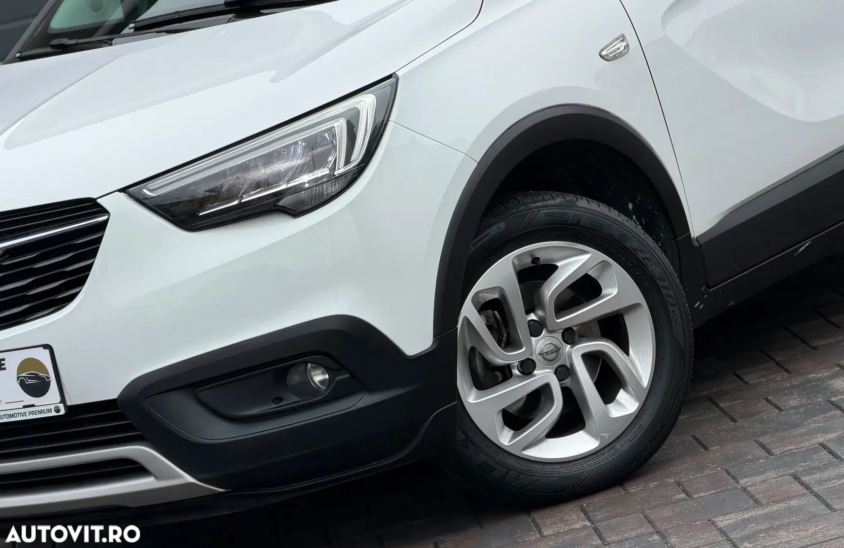 2020 Opel Crossland 1.2 Business Elegance, photograph 12