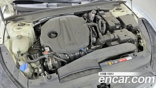Kia K5 2.0 — photo 1 of 38