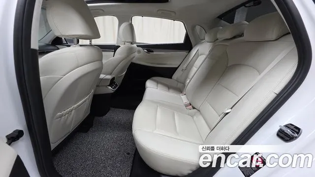 2022 Hyundai Grandeur 2.5, photograph 3