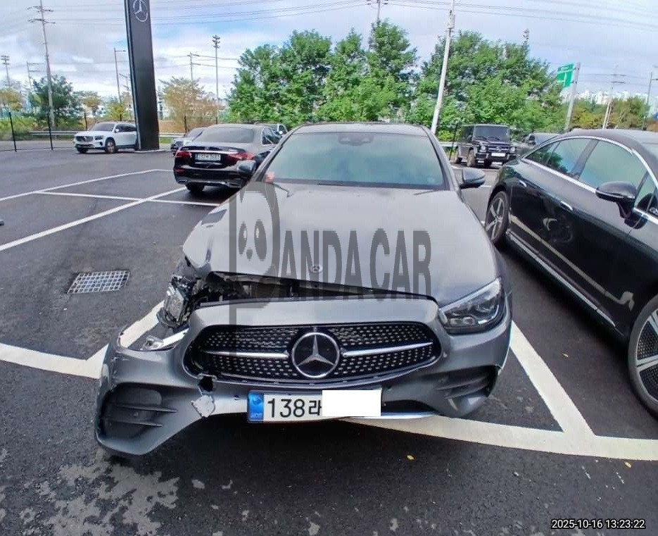 2021 Mercedes-Benz E350 4MATIC, photograph 1