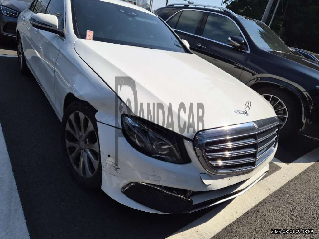 2017 Mercedes-Benz E220 d, photograph 3