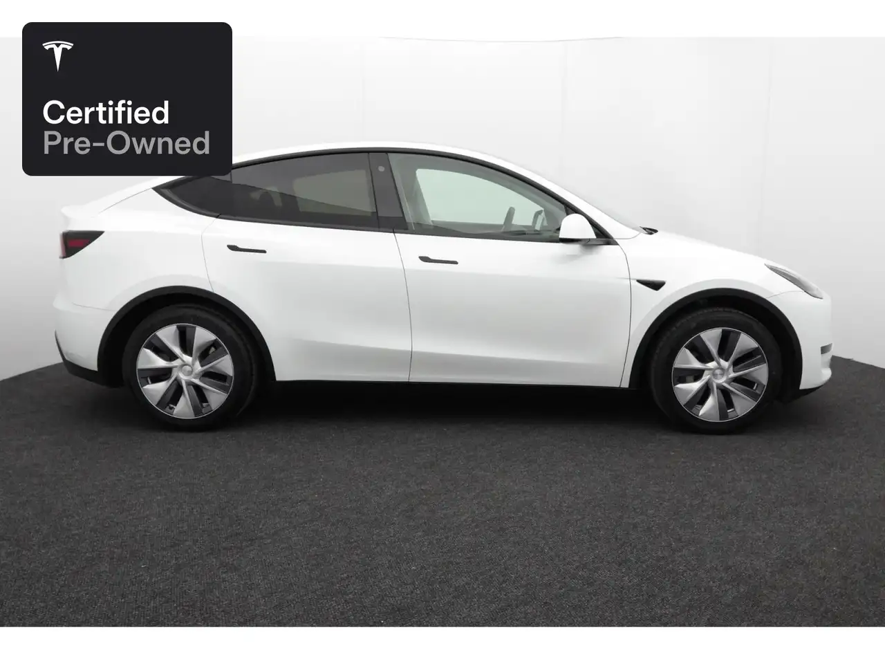 2024 Tesla Model Y Rear-Wheel Drive "Certified Pre-Owned", photograph 9