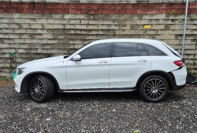 2019 Mercedes-Benz GLC300 4Matic, photograph 4