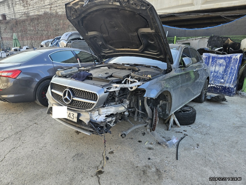 2017 Mercedes-Benz E220 d, photograph 5
