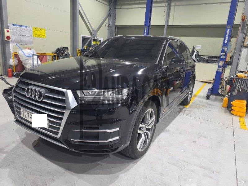 2019 Audi Q7 45 TFSI quattro, photograph 3