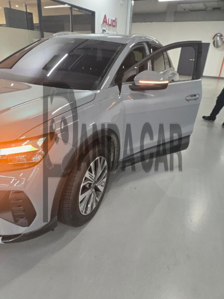 2026 Audi Q4 45 etron, photograph 4