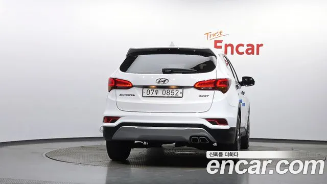 2016 Hyundai Santafe Diesel 2.0 2WD, photograph 1
