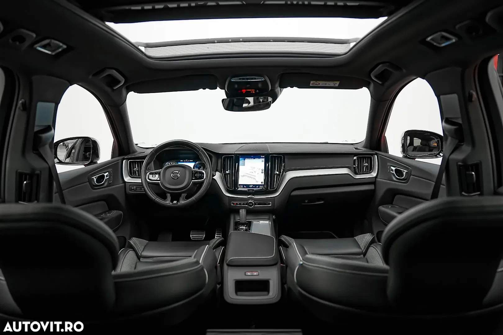 2020 Volvo XC 60 T8 Twin Engine AWD Geartronic RDesign, photograph 2