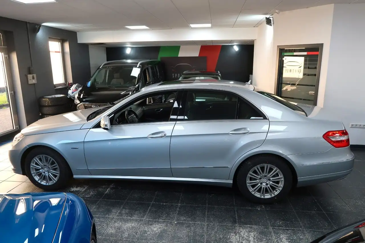 2009 Mercedes-Benz E 220 CDI BlueEfficiency*Shz*Navi*Automatik*2HD*, photograph 8