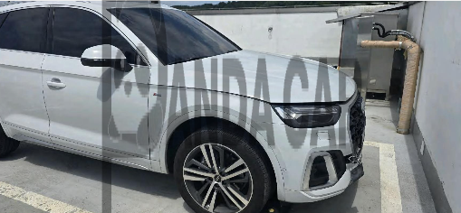 2022 Audi Q5 40 TDI quattro, photograph 2
