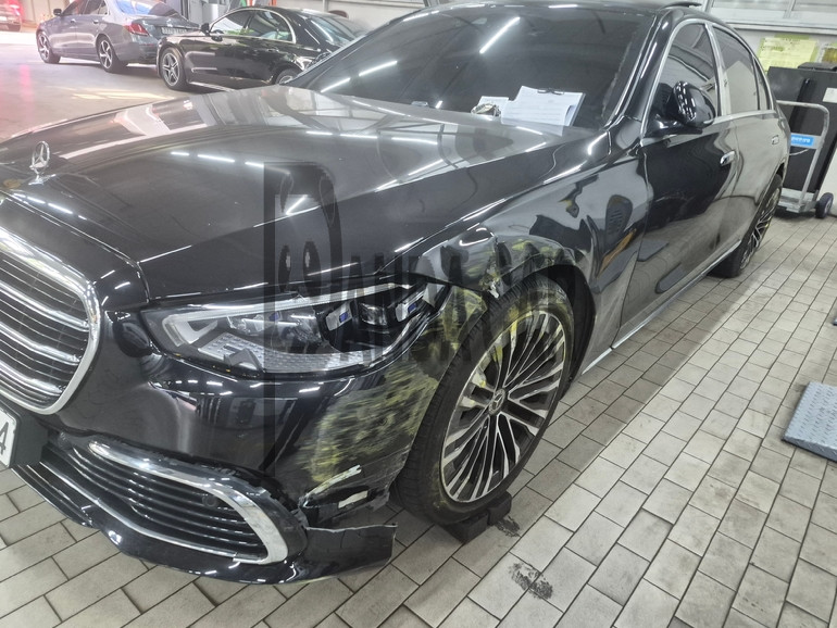 2022 Mercedes-Benz S450 4MATIC, photograph 3