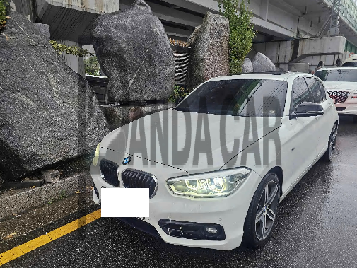 2017 BMW 118d, photograph 1