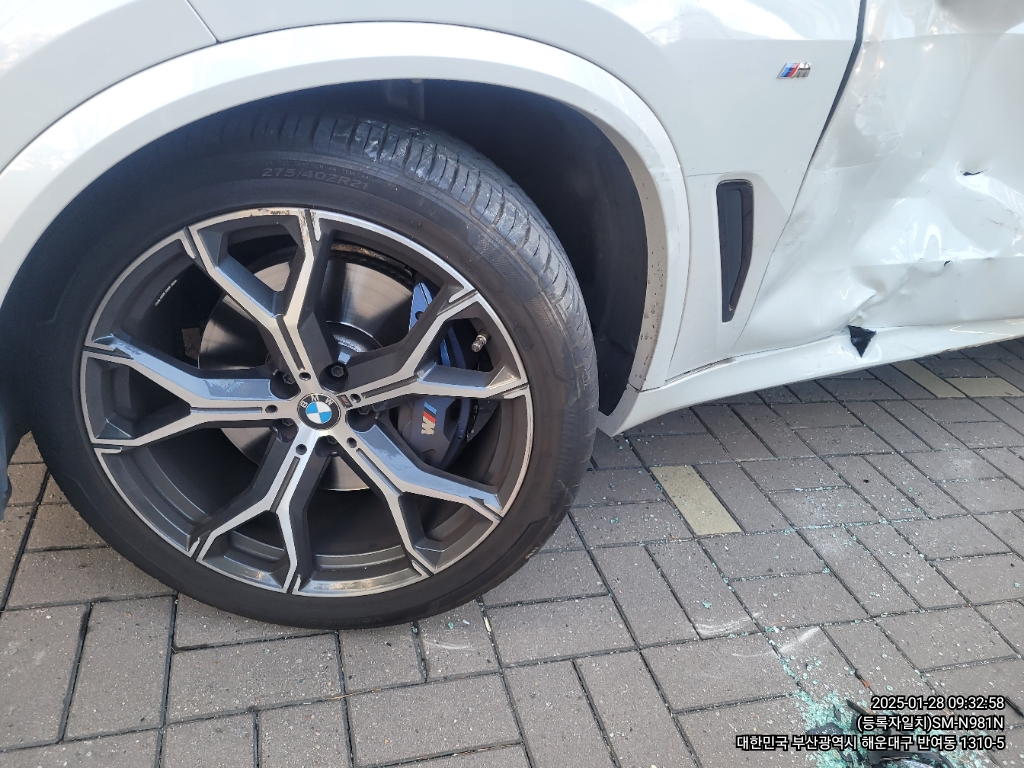2022 BMW X5 xDrive40i, photograph 3