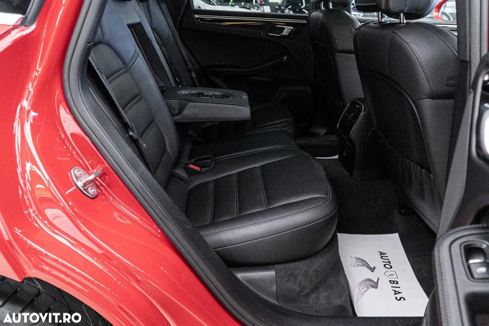 2019 Porsche Macan S, photograph 8