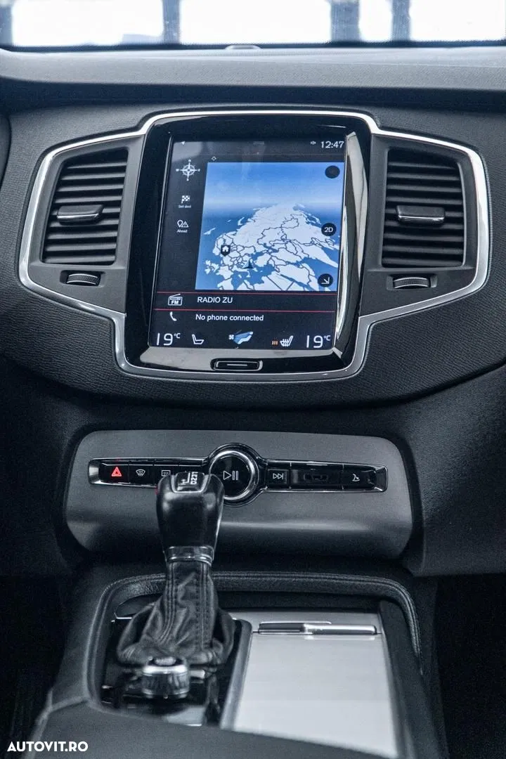 2018 Volvo XC 90 D5 AWD Momentum, photograph 4