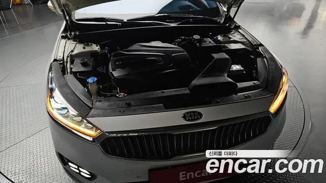 Kia K7 2.2 Diesel Limited — photo 1 of 37