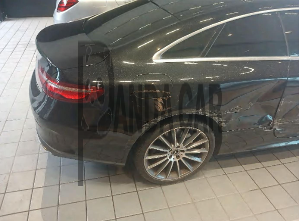 2017 Mercedes-Benz E400 4Matic Coupe, photograph 2