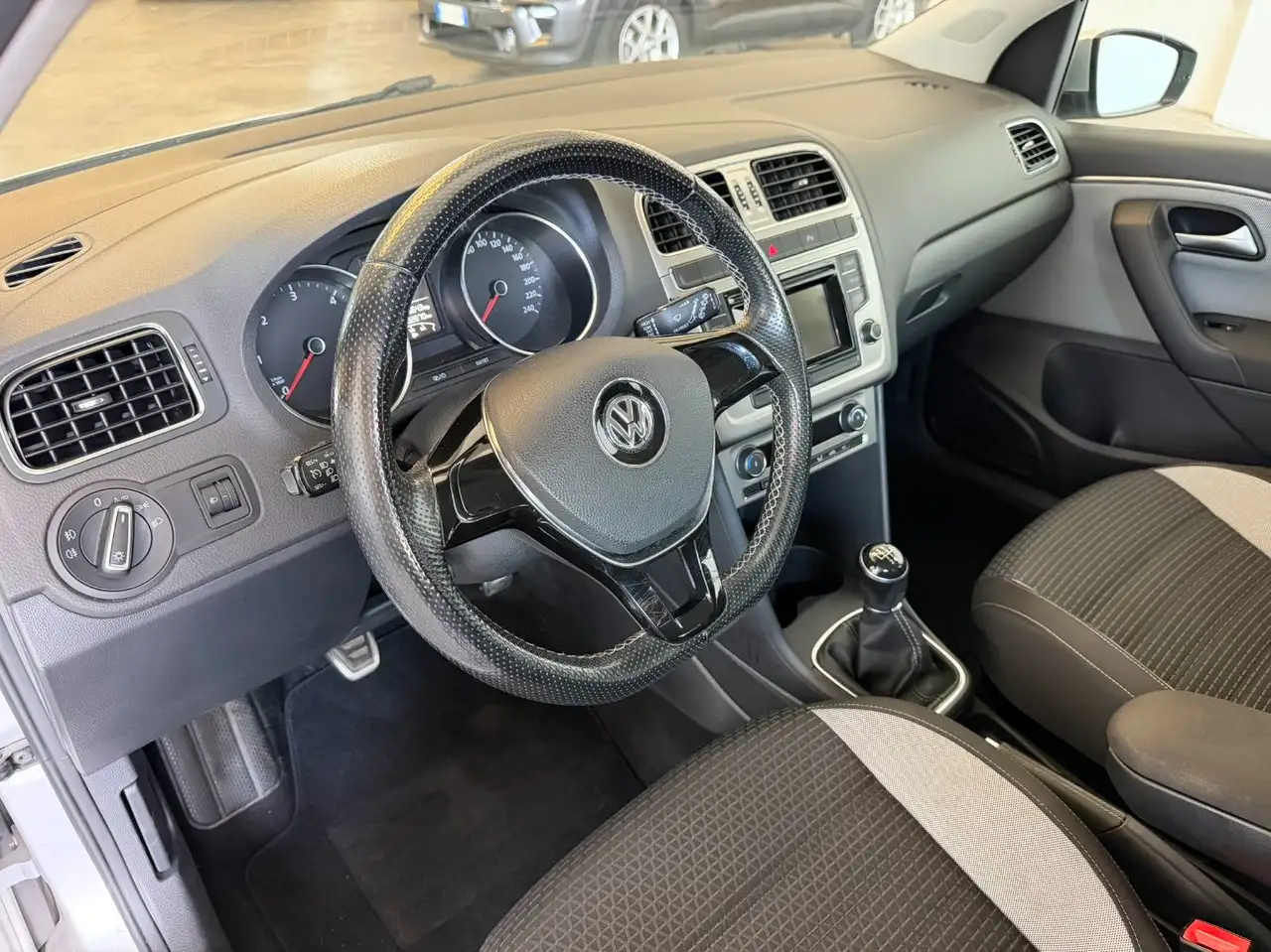 2016 Volkswagen Polo Polo 5p 1.4 tdi bm Cross, photograph 11