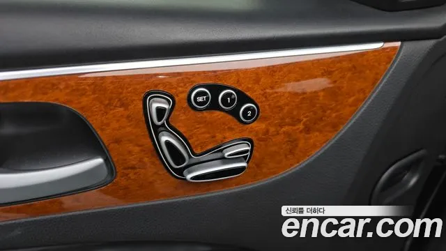 Hyundai Equus VL500 — photo 1 of 40