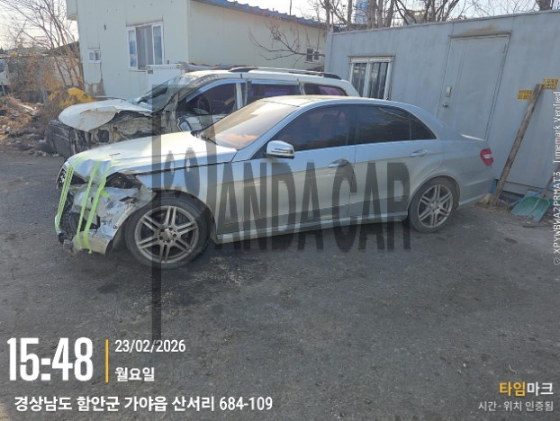 2010 Mercedes-Benz E350, photograph 2