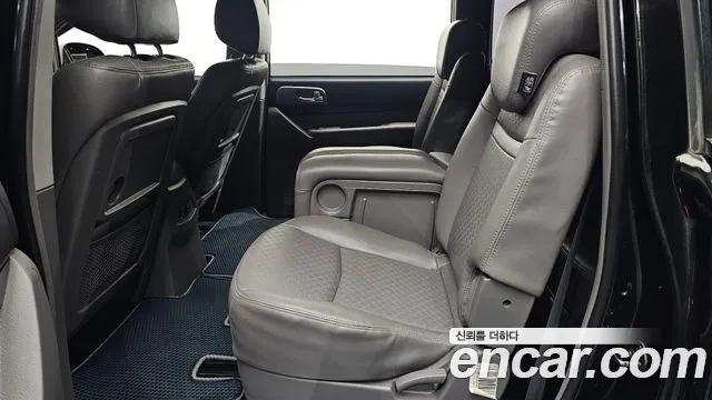 2016 KG_Mobility_Ssangyong KORANDO 4WD Chateau 11-seater, photograph 8