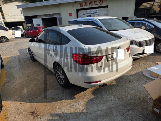 2016 BMW 320d xDrive Gran Turismo, photograph 8