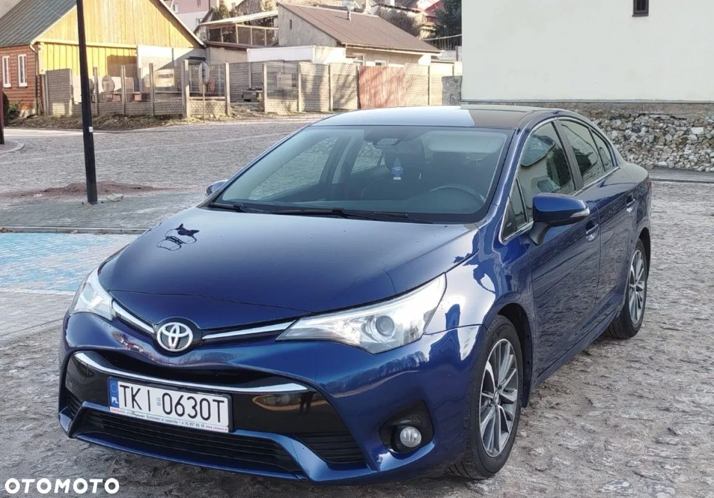 Toyota Avensis — photo 1 of 28