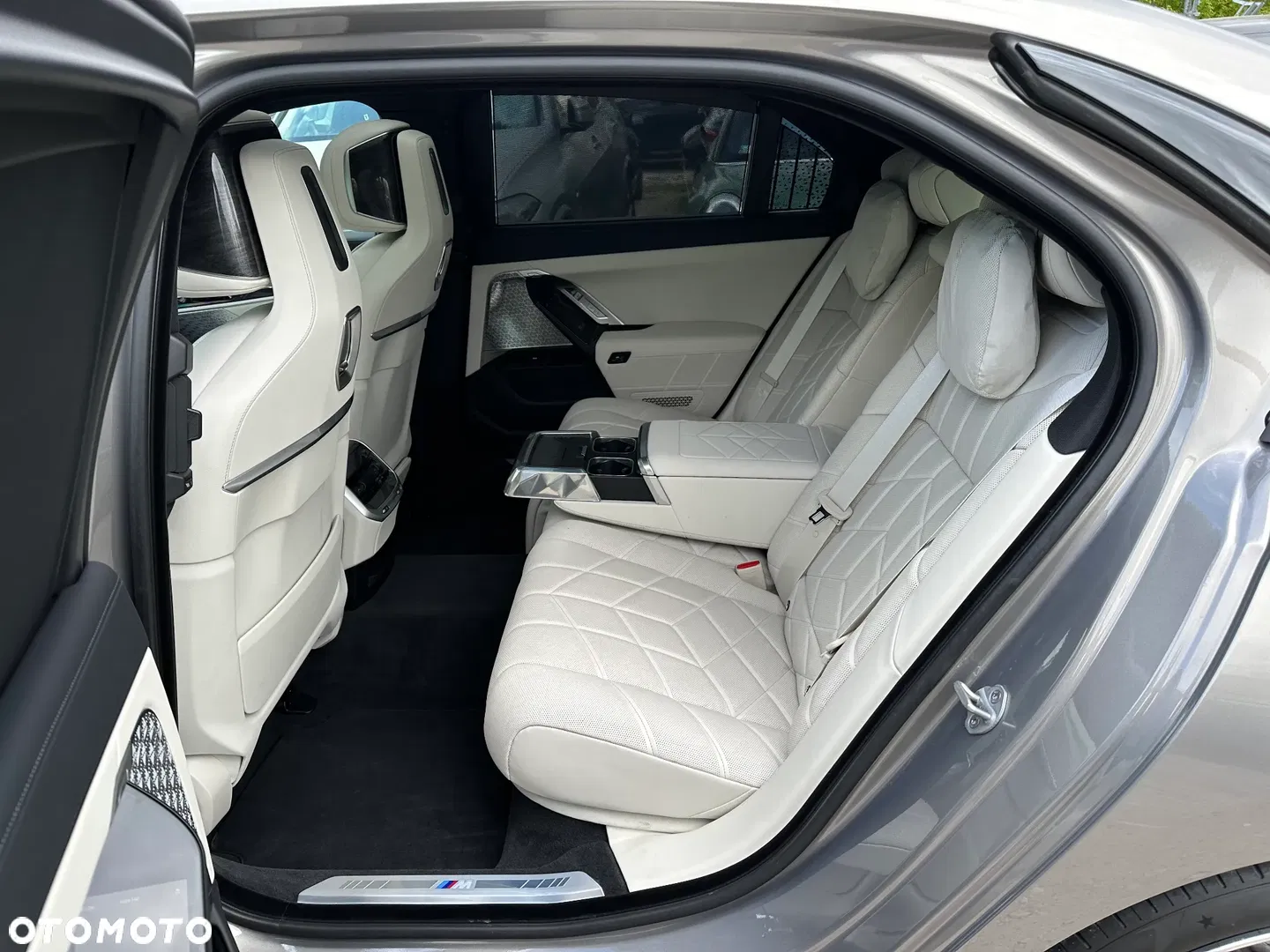 2025 BMW Seria 7 740d xDrive mHEV M Sport sport, photograph 7