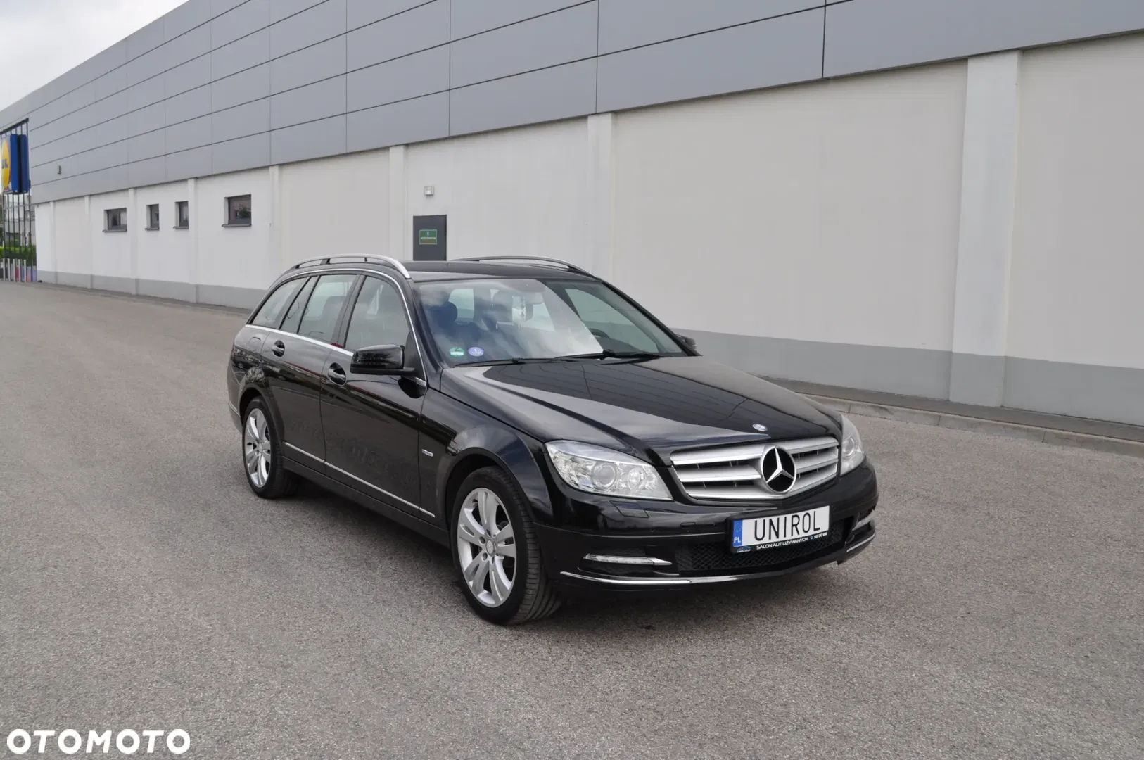 2011 Mercedes-Benz Klasa C 200 CGI Automatik BlueEFFICIENCY Avantgarde, photograph 4