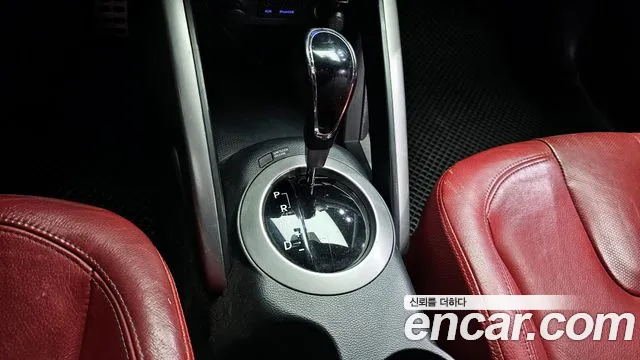 2011 Hyundai Veloster Extreme, photograph 6