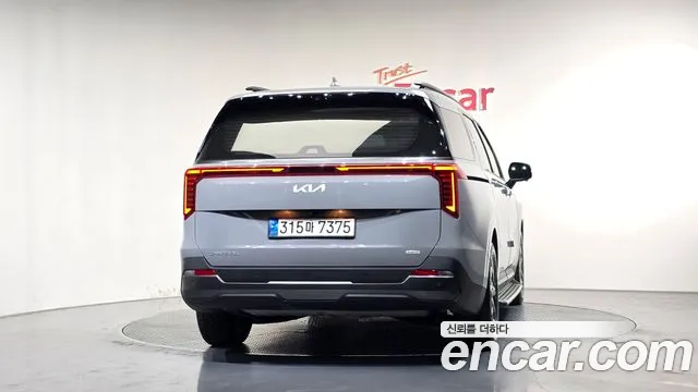 Kia Canival HEV 7seater Gravity — photo 1 of 33