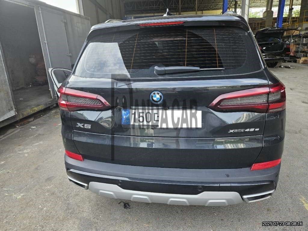 2022 BMW X5 xDrive45e iPerformance, photograph 1
