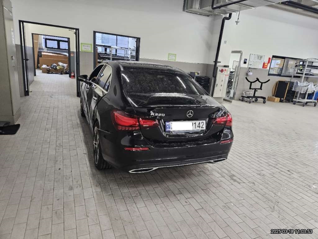 2024 Mercedes-Benz A 220 Sedan, photograph 1