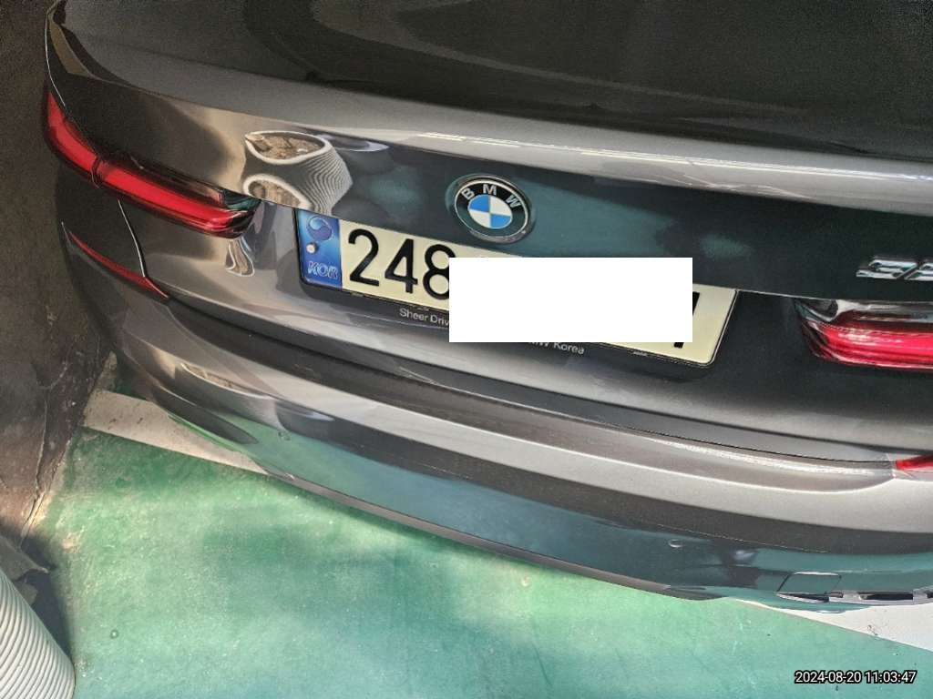 2021 BMW 320d, photograph 2