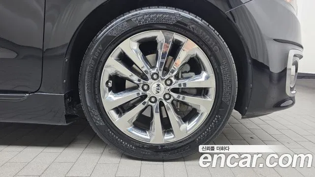 2015 Kia Canival 9-seater Hi-Limousine, photograph 12