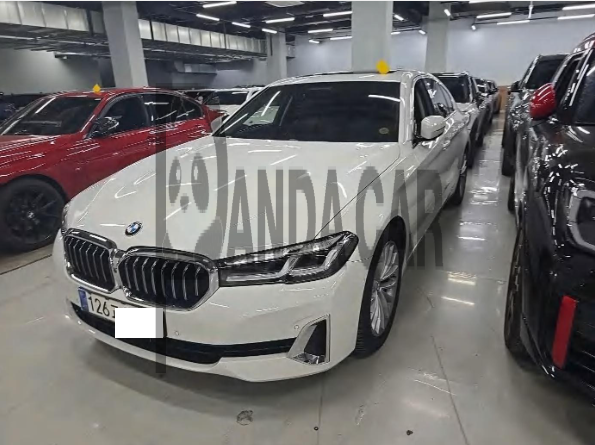 2021 BMW 520i, photograph 3