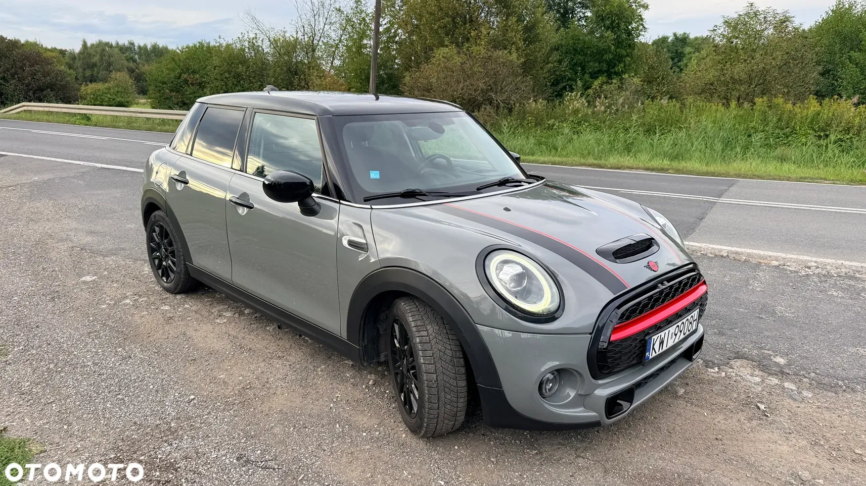 2019 MINI Cooper Standard, photograph 6
