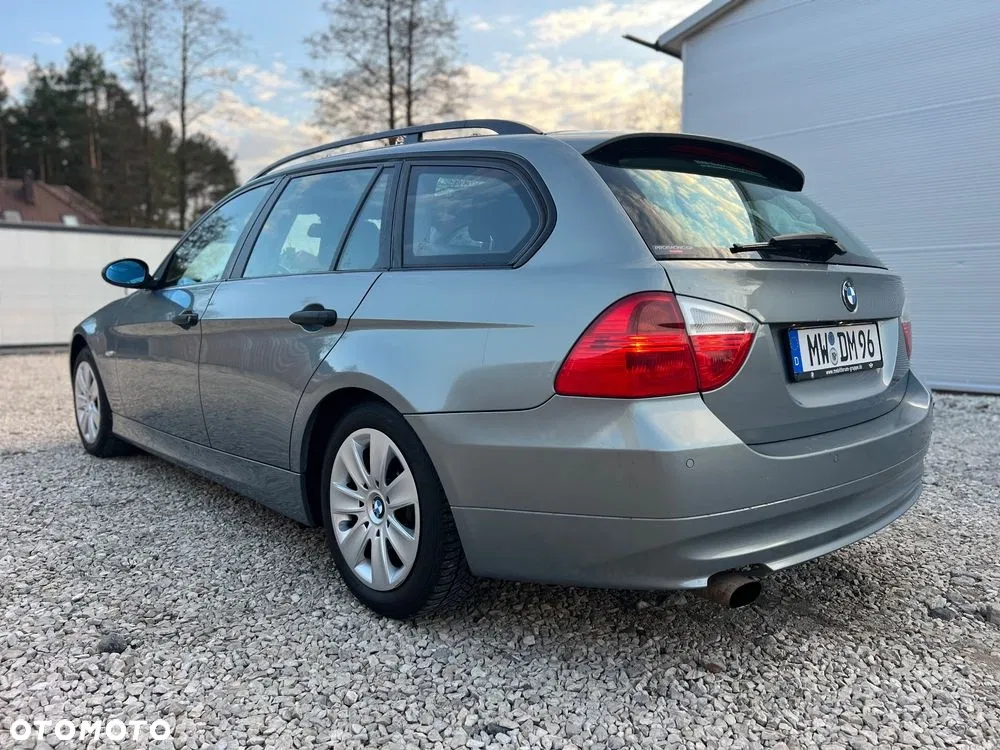 2006 BMW Seria 3, photograph 8