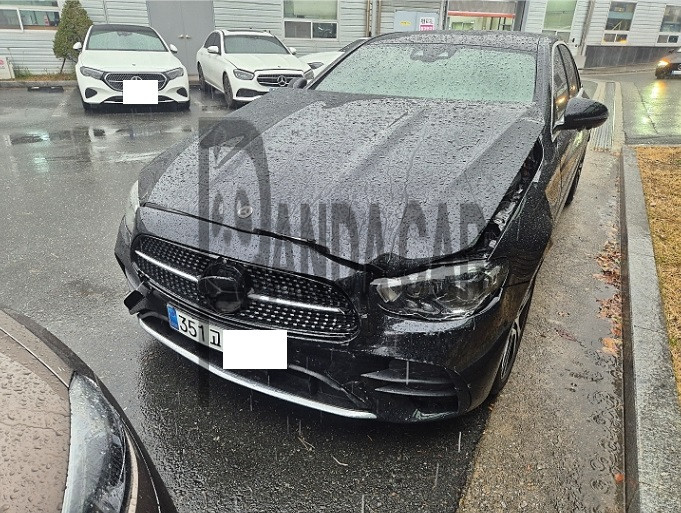 2021 Mercedes-Benz E350 4MATIC, photograph 1