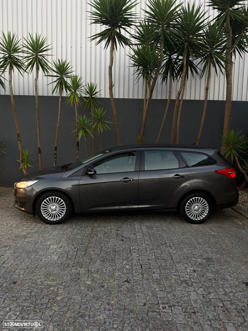 2016 Ford Focus 1.0 EcoBoost S&S SYNC Edition, photograph 8